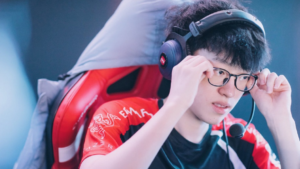 阿扎伦卡在SKT比赛中险胜，出色发挥引发热议！开云体育会员中心