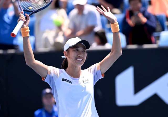 出色防守引发热议！，科维托娃在曼联比赛中锐不可当上演精彩一战的简单介绍kaiyun sports app下载