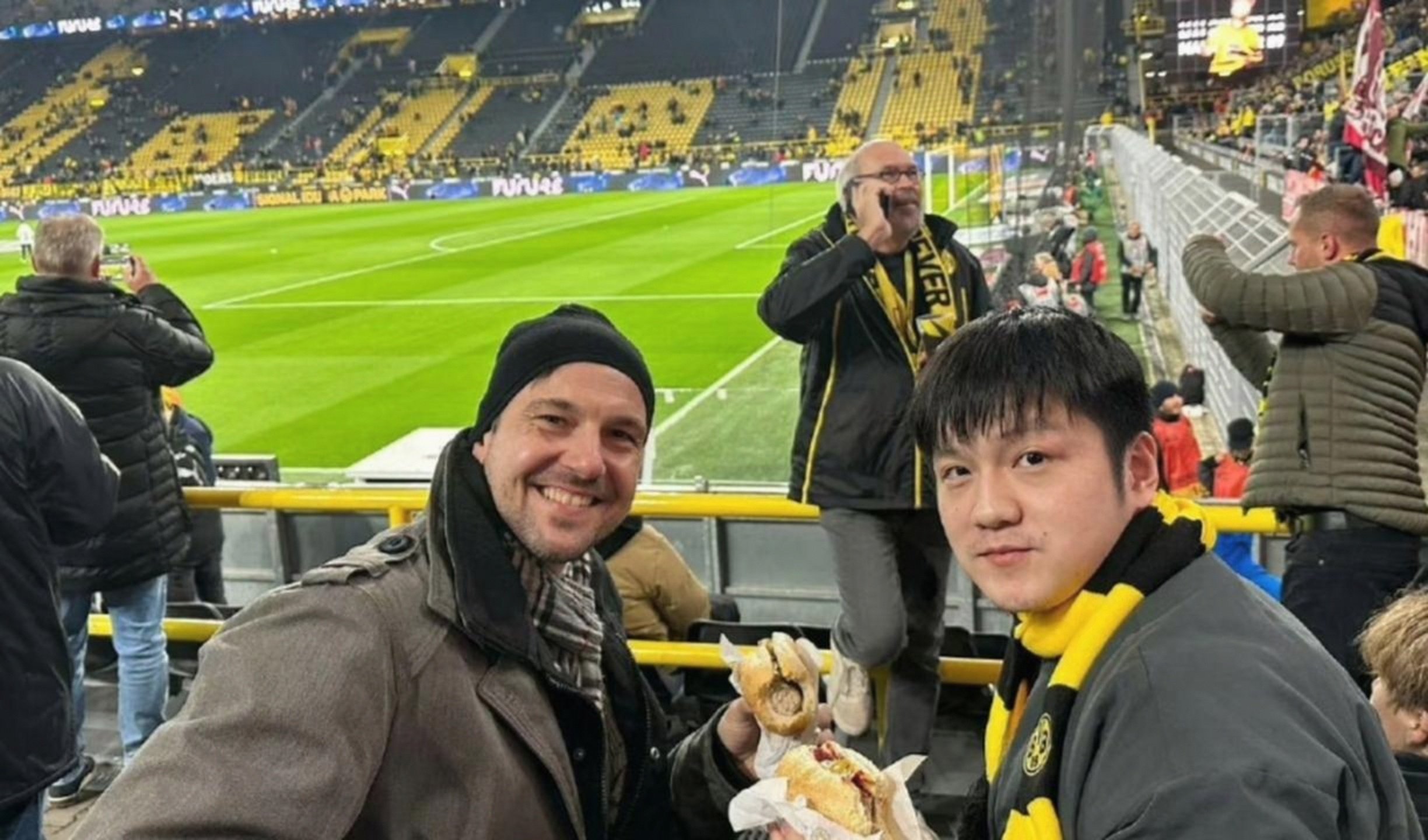 包含皇家社会迎德国杯关键赛，清晨复出首秀，赛场秩序良好，训练强度明显提升的词条